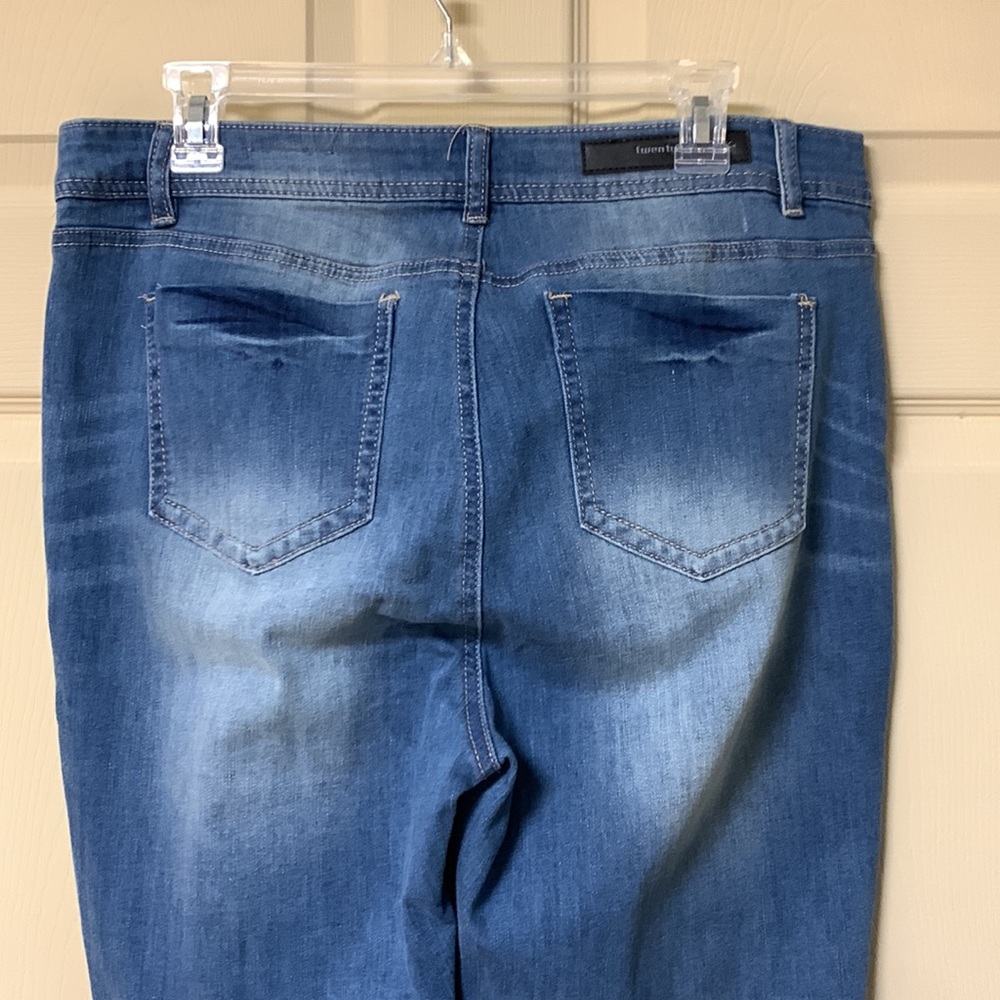 Jeans - Picture 6 of 8